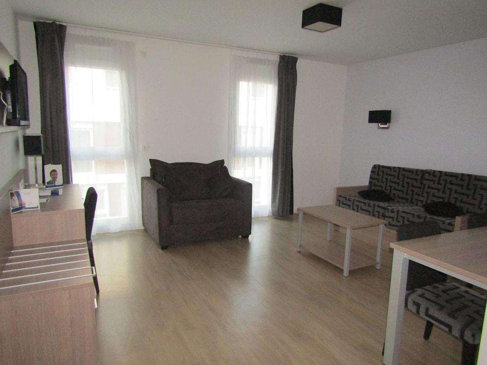 Tulip Inn Massy Palaiseau - Residence Kültér fotó